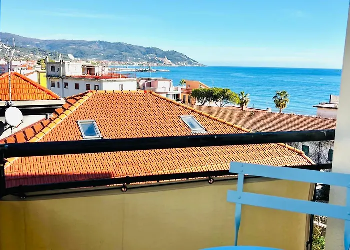 Londra - Bilocale Vista Mare * دْيانو مارينا